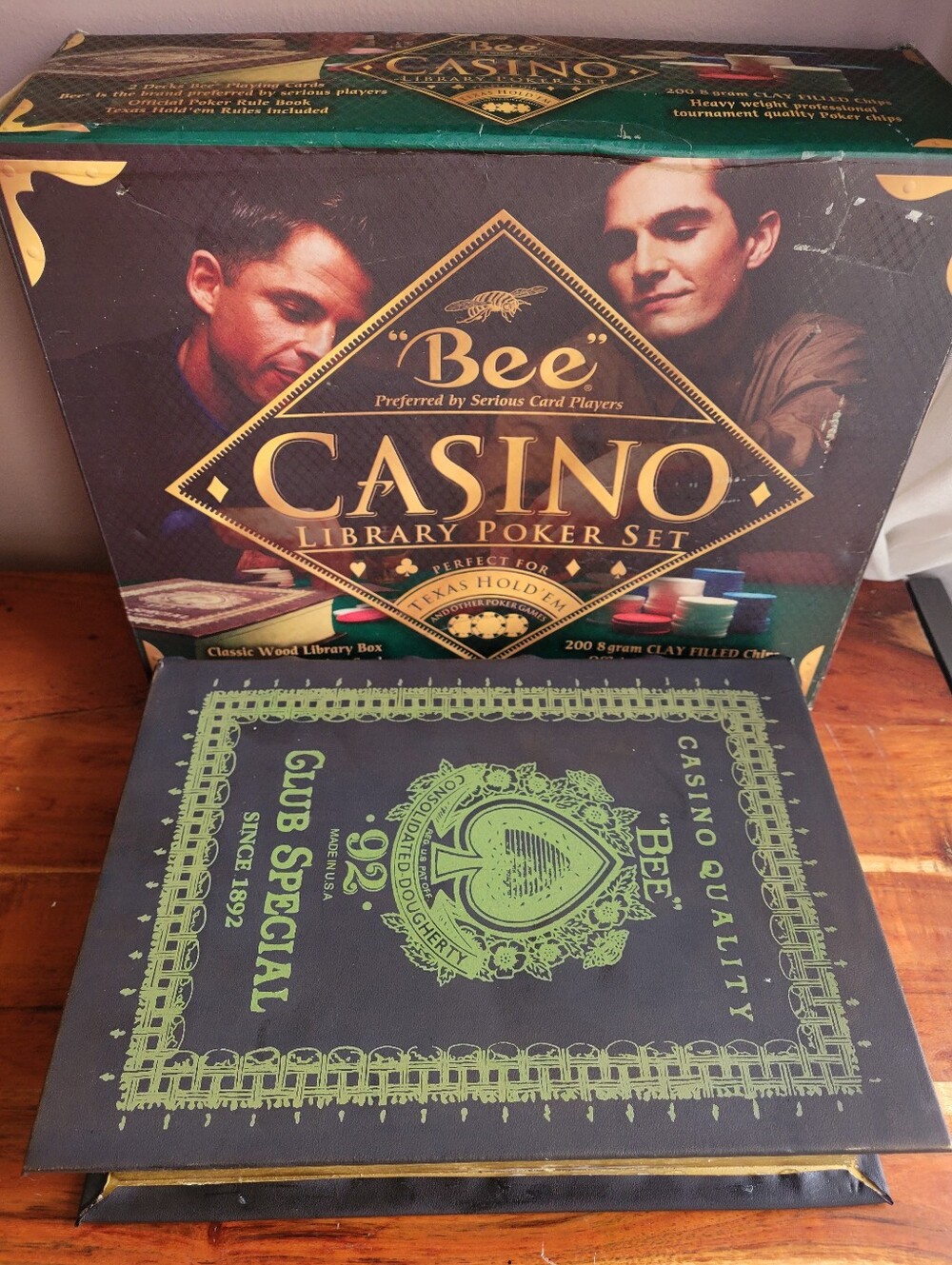 Bee Card Player Casino Library Poker Set Inc. 200 Clay Filled Chips *RARE*
